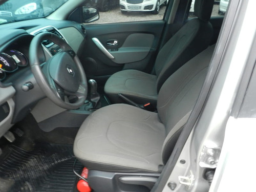 Renault - Logan Dynamique 1.6 8v Flex Mec. 2015