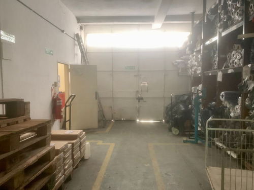 Imagen 2 de 14 de Venta - Galpon Deposito Con Oficinas - 796m2 Cubiertos - Recepcion - Showroom - Sector Carga Descarga - Baño Vestuarios - Vicente Lopez - Florida - Carlos Pellegrini 1100