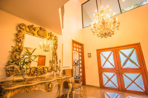 Casa En Venta En Valle Real Frente A Parque