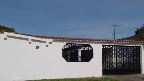 Imagen 2 de 14 de Casa Ubicada En Urbanización Las Garzas, Puerto Ordaz