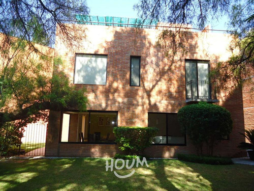 Casa En Jacarandas, Querétaro Con 3 Recámaras, 392 M², Id: 155560