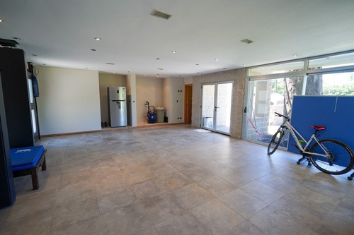 Imagen 14 de 30 de Venta Casa, 5 Amb. Pileta, Parque B Cerrado Casco Leloir
