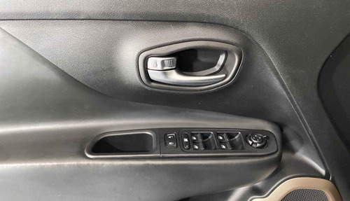 Imagen 8 de 15 de 116819 - Jeep Renegade 2017 Con Garantía