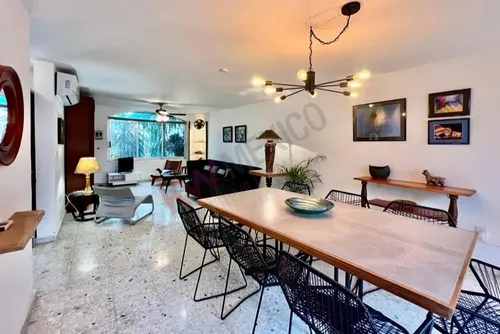 Precio Reducido Casa Con 2 Terrazas En La Azotea Y Un Patio