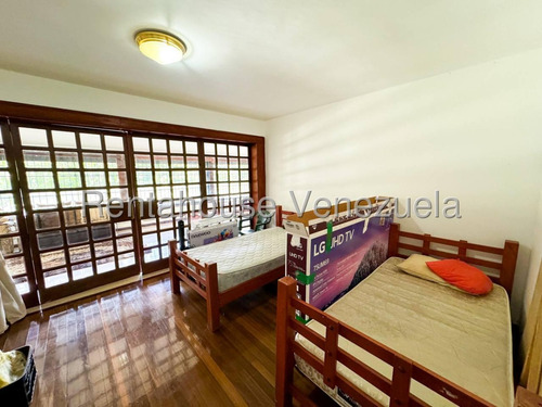 Bello Departamento Duplex Embuido En Un Excepcional Diseño En Marmol - Colinas De Valle Arriba - Ana Teixeira - Mls #25-8896