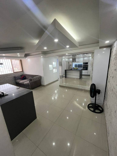 Venta Apto En La Candelaria, Frente Al Sambil
