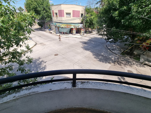 Ph 3 Ambientes Al Frente Con Balcon, Patio Y Sin Expensas - Piñeyro, Avellaneda