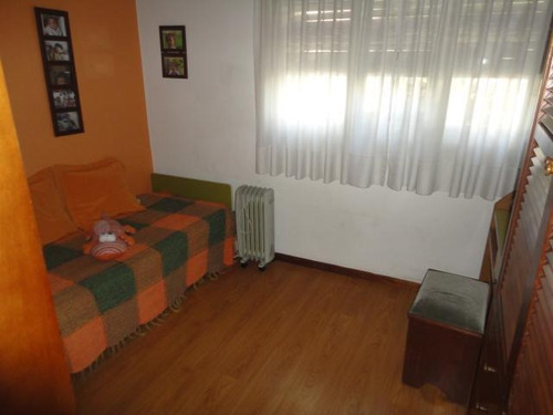 Imagen 5 de 29 de Venta - Parque Chacabuco - Casa De 242m2 Cubiertos Con Piscina, Jardín Y Quincho