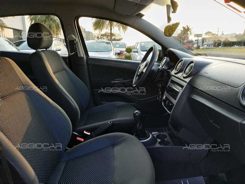 Imagem 14 de 14 de Volkswagen Novo Gol G6 Completo 2015