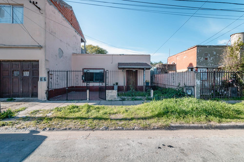 Casa En Castelar