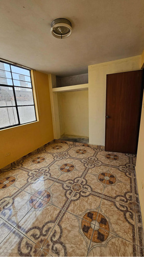 Se Alquila Habitación En Comas 2do Y 4to Piso Baño/c
