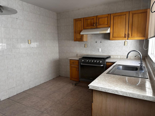 Casa En Renta En Metepec A 1 Cuadra De Av Comonfort Y Tollocan A 5 Min Town Square, En Privada