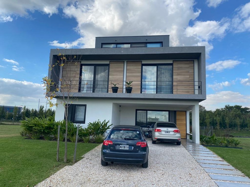 Imagen 3 de 30 de Lindísima Casa De 6 Amb Moderna Al Agua En Virazón, Nordelta
