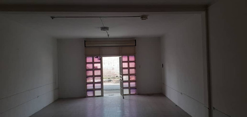 Imagen 1 de 2 de Alquiler De Local Comercial En Turmero, Casco Central. 04243547996