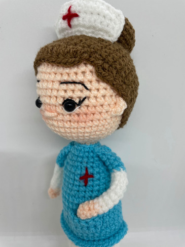 Enfermera Muñeca Tejida A Crochet Peluche Doctora Artesanal