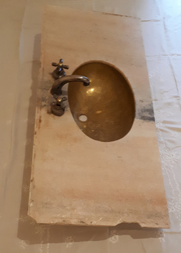 Mesada De Marmol Con Bacha De Bronce Y Grifería Fv42 - Beige Y Gris (Usado)