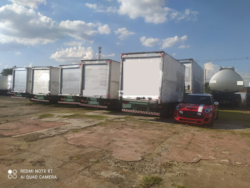 Caminhão Mb 710 Plus Pneus Novos Com Baú Ano 2009
