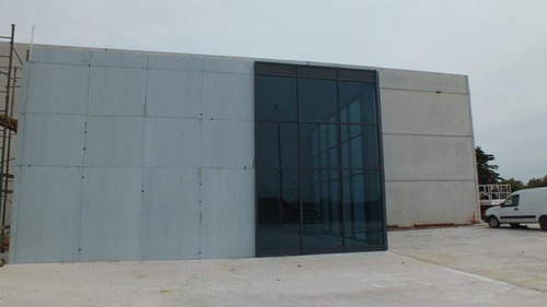 Imagen 2 de 21 de Galpón 1400 M2 Cubiertos En Maldonado (uruguay)