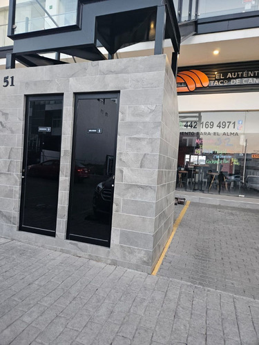 Local Comercial En Renta En Plaza Ubicada En Milenio Iii Queretaro