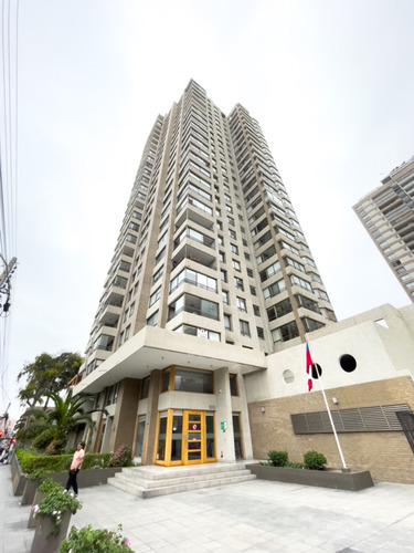 Parque Brasil / 4 Dorm + 3 Baños / Estacionamiento + Bodega