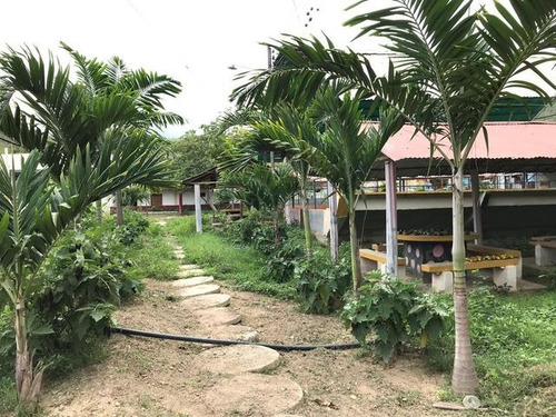 Raiza Suarez Vende Granja Turística En La Ensenada, A Solo Minutos De Barquisimeto Y Yaritagua, Licencia De Licores, Piscina, Cancha De Bolas, Salón De Fiestas, Dos Restaurantes, Caney 2 3 3 3 2 4 8