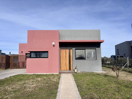 Casa En Venta San Sebastian Area 13