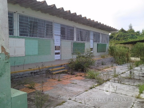 Imagem 15 de 30 de Vendo Imóvel Apropriado Para Escola, Com Salas De Aula, Área Administrativa, Refeitório, Cozinha, Quadra, No Centro Do Bairro, Em Terreno De 2040 M². - Pr00001 - 3018869