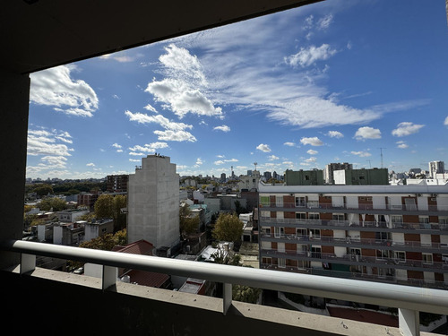 Mono Ambiente Super Amplio- Impecable Estado - Balcon