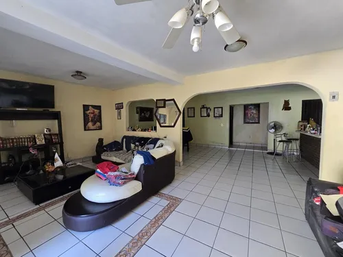 Casa En Venta En Fracc. Las Flores