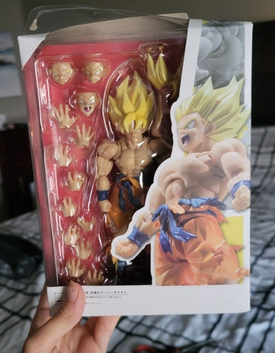 Action Figure Goku Super Dragon Ball Movel Com Acessorios