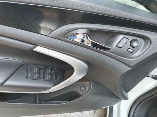 Imagen 6 de 13 de Buick Regal 2017 4p Gs L4/2.0/t Aut