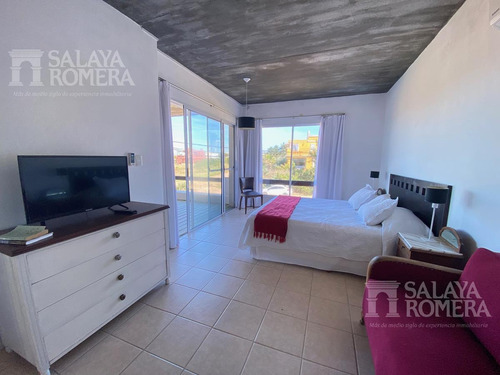 Imagen 25 de 30 de Venta: Casa 5 Dormitorios Primera Linea Montoya La Barra