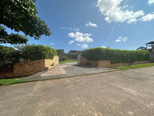 Josseyris Jimenez Vende Casa En Safari Country Club Carabobo
