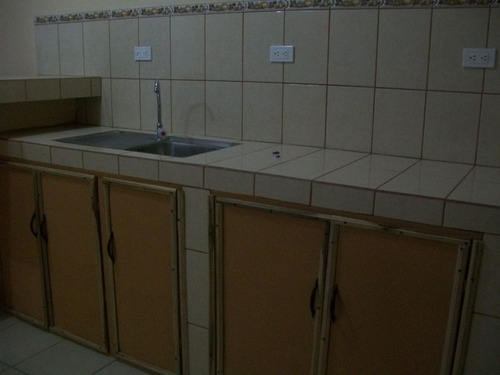 Imagen 3 de 8 de Apto El Roble A Pareja No Garage Incluye Agua, Luz Y Cable Tv