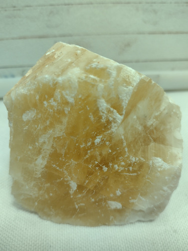 Calcita Dorada En Bruto ( 7cm, 288.6 Grs)
