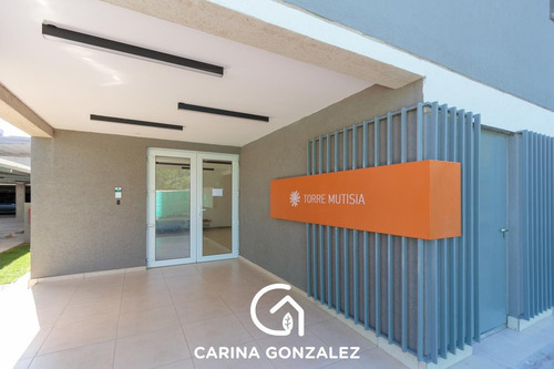 Imagen 19 de 23 de Departamento En Venta 2 Dormitorios Con Cochera Obrero Arg Y Figueroa
