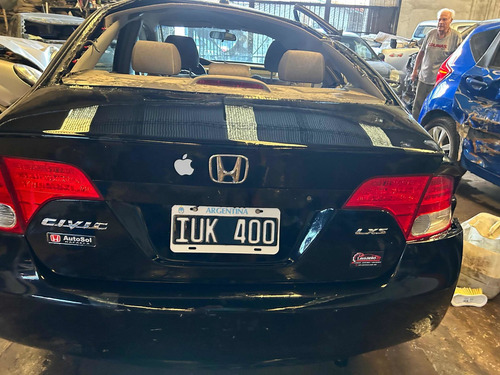 Imagen 17 de 18 de Honda Civic Lxs 4p Chocado Parte Trasera Y Poco Delantera