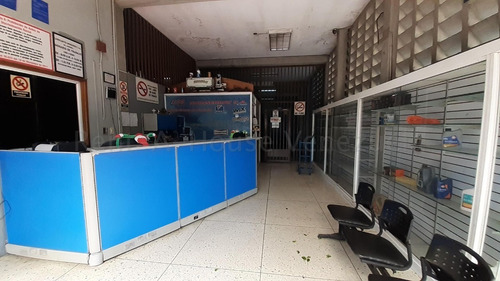 Imagen 12 de 30 de Local Comercial En Venta En Parroquia Unión Barquisimeto Lara ++23-17188 */ M.c T. N° +0-4-2-4- 5.5.6. 5.7. 5.9 *--**