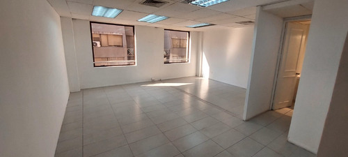 Preciosa Oficina De 42 Planta Libre, Metro P. De Valdivia