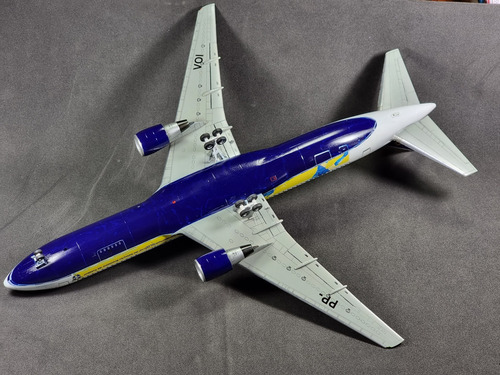 Kit Montado Boeing 767 Varig Copa 2002 1/144 (Usado)