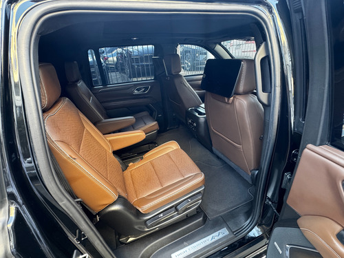 Chevrolet Suburban 6.2 High Country 4X4 At
