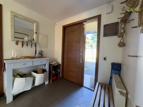Casa En Venta De 4 Dorm. En Puerto Varas