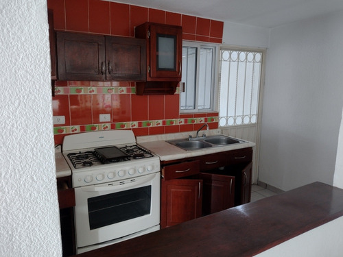 Imagen 7 de 14 de Casa En Colonia Snte Calle Cerrada Con Vigilancia