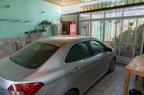 Venta Casa 2 Dorm A Media Cuadra De Av Blas Parera