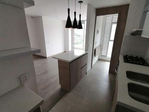 Imagen 9 de 16 de Apartamento En Arriendo Avenida Kevin Angel 279-19999