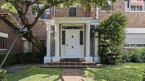 Casa De Estilo Con Doble Frente Jardin Y Garage En Belgrano R