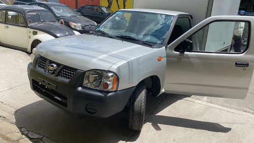 Imagen 1 de 7 de Nissan Np300 2014 2.4 Chasis Dh Mt