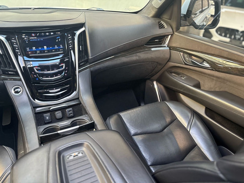 Cadillac Escalade 6.2 Plinum 4x4 At