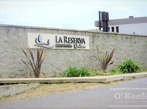Variedad De Casas En Barrio La Golondrinas