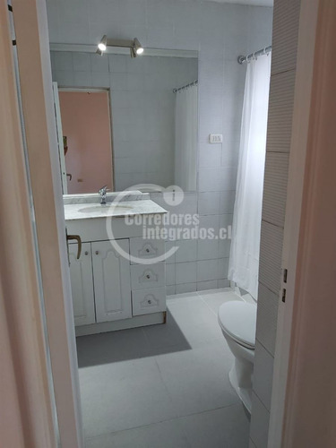 Casa En Arriendo De 4 Dorm. En Las Condes Metro E. Militar